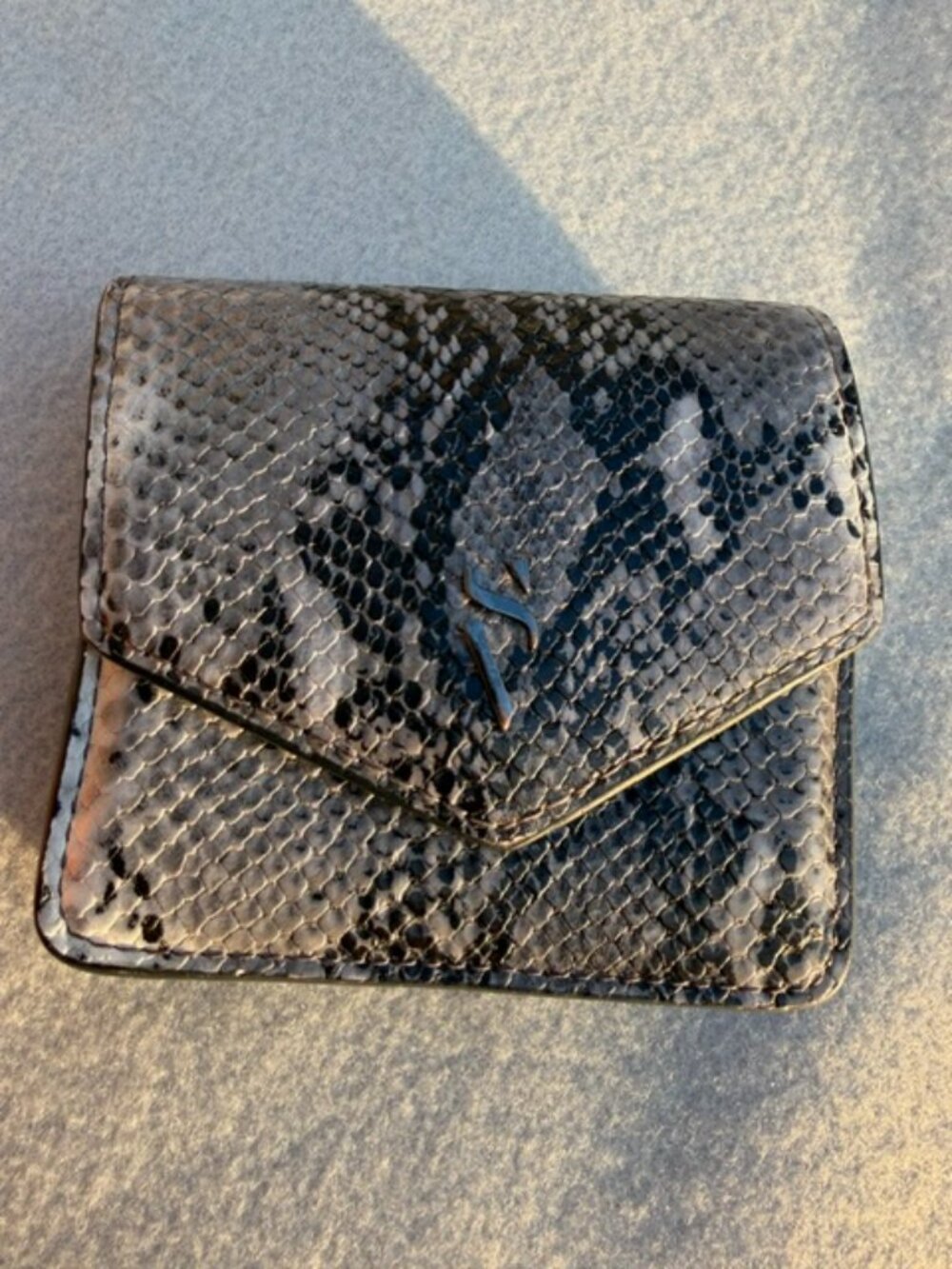 Simply Vera Vera Wang Black and Gray Snakeskin Card Wallet
